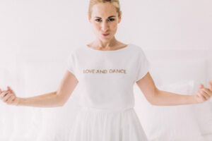 robe-de-mariee-sur-mesure-mariage-paris-toulouse-atelier-swan-courte-love-and-dance-danse
